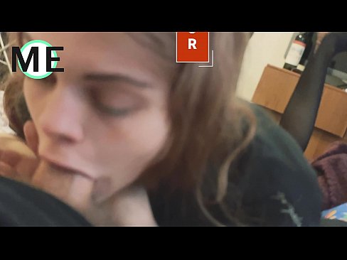 ❤️ Palo de garganta, pantalóns rasgados e tacóns rasgados agradable de coñecer ️❌ Vídeo anal en nós ﹏